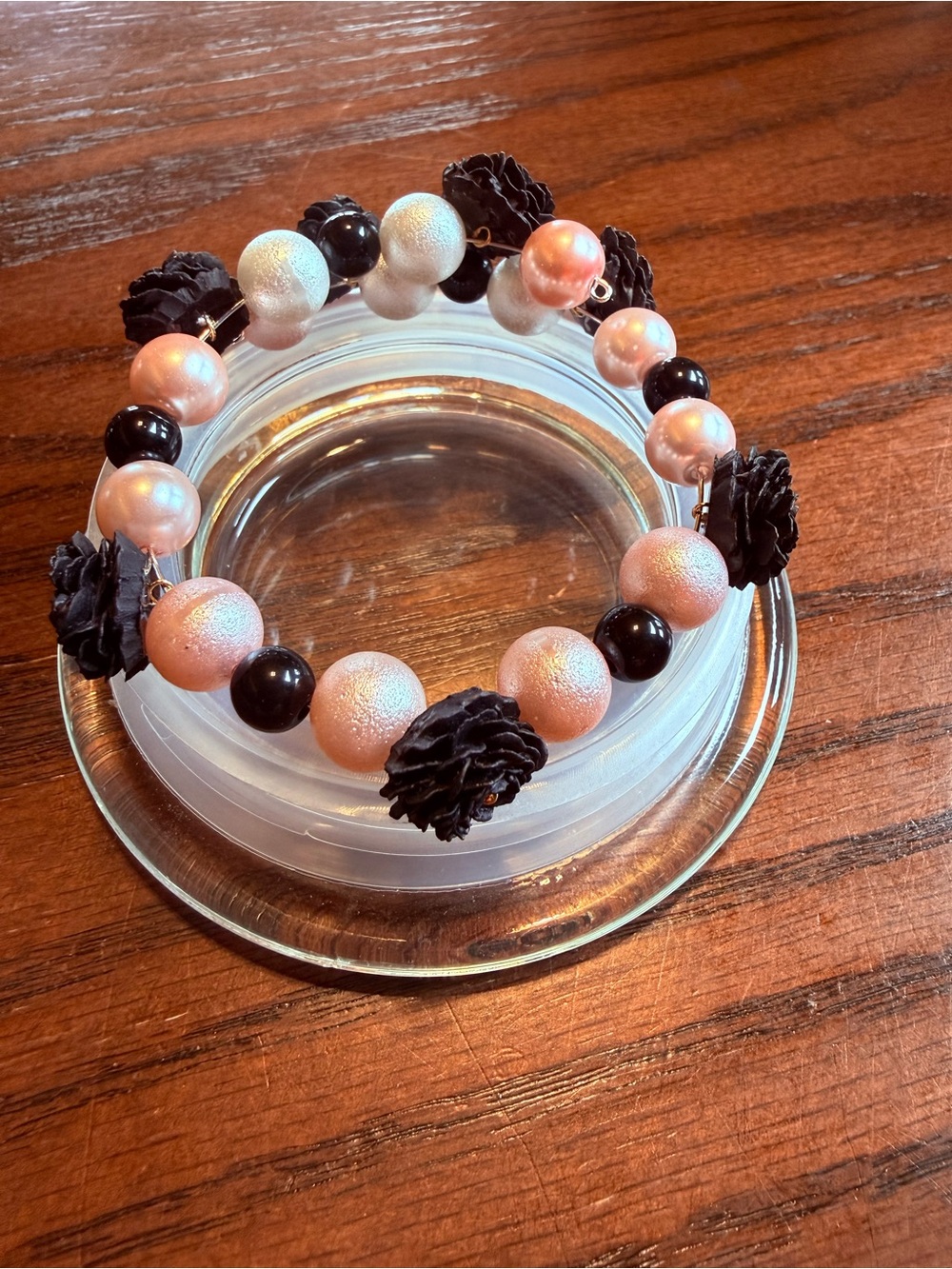 Pearl & Black Bead Stretch Bracelet soft flowers